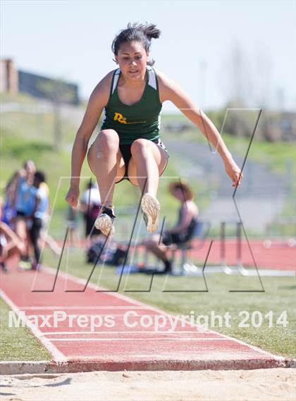 Thumbnail 2 in CAL Invitational Girls Track and Field photogallery.