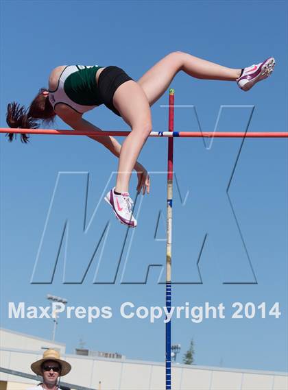 Thumbnail 2 in CAL Invitational Girls Track and Field photogallery.
