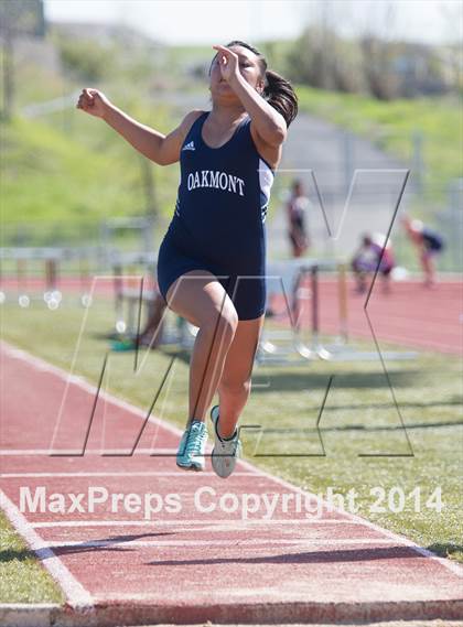 Thumbnail 3 in CAL Invitational Girls Track and Field photogallery.