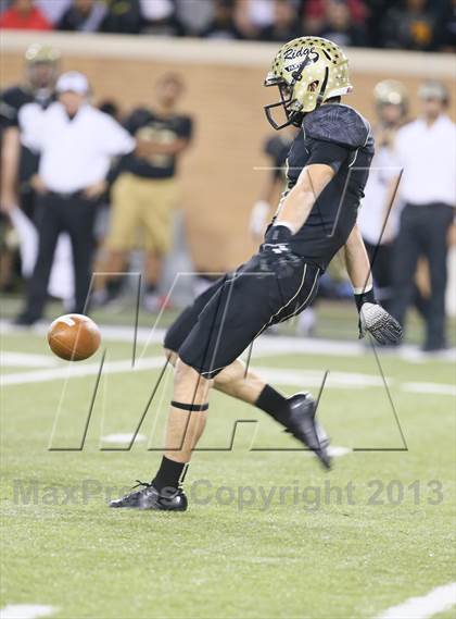 Thumbnail 1 in Fossile Ridge vs Arlington (UIL 5A Bi-District Playoff) photogallery.