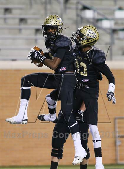 Thumbnail 2 in Fossile Ridge vs Arlington (UIL 5A Bi-District Playoff) photogallery.
