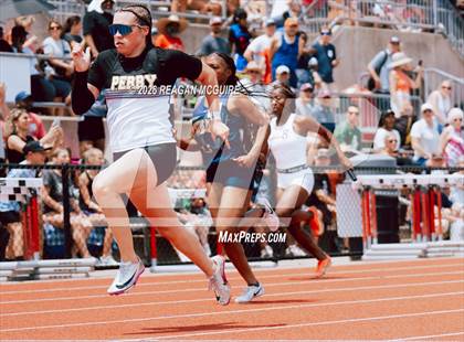Thumbnail 2 in OHSAA Division 2 Finals (Track Events) photogallery.
