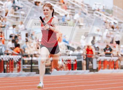 Thumbnail 1 in OHSAA Division 2 Finals (Track Events) photogallery.