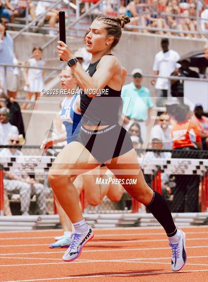 Thumbnail 2 in OHSAA Division 2 Finals (Track Events) photogallery.