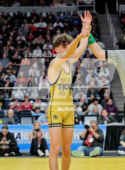 Thumbnail 1 in NYSPHSAA Division 2 State Championship (Finals 101, 108 & 116) photogallery.