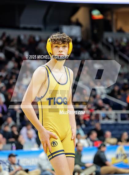 Thumbnail 1 in NYSPHSAA Division 2 State Championship (Finals 101, 108 & 116) photogallery.