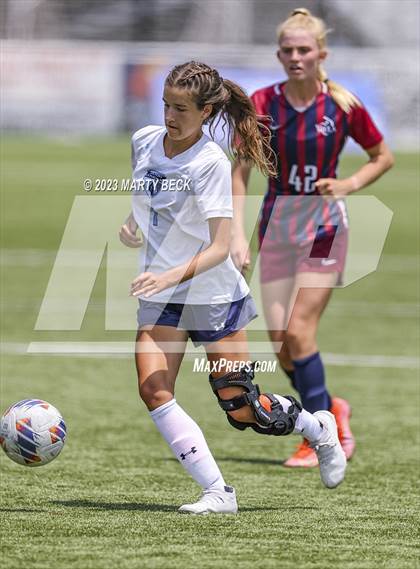 Thumbnail 2 in Father Tolton v Villa Duchesne (MSHSAA Class 1 State Championship) photogallery.