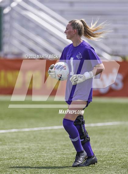 Thumbnail 3 in Father Tolton v Villa Duchesne (MSHSAA Class 1 State Championship) photogallery.