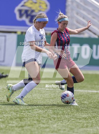 Thumbnail 2 in Father Tolton v Villa Duchesne (MSHSAA Class 1 State Championship) photogallery.