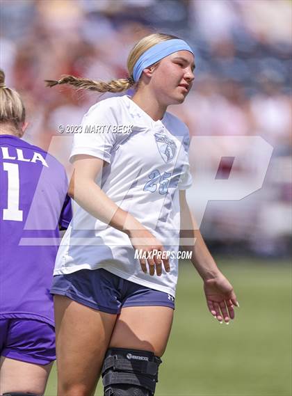 Thumbnail 2 in Father Tolton v Villa Duchesne (MSHSAA Class 1 State Championship) photogallery.