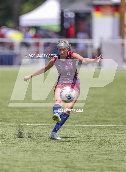 Thumbnail 3 in Father Tolton v Villa Duchesne (MSHSAA Class 1 State Championship) photogallery.