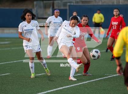 Thumbnail 1 in Bishop Amat @ La Salle photogallery.
