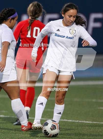 Thumbnail 3 in Bishop Amat @ La Salle photogallery.