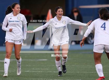 Thumbnail 2 in Bishop Amat @ La Salle photogallery.