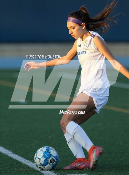 Thumbnail 2 in Bishop Amat @ La Salle photogallery.