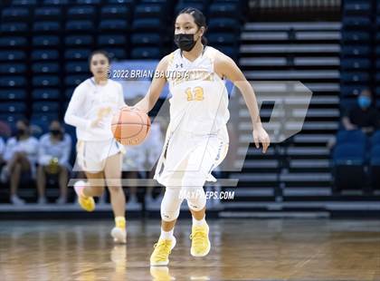 Thumbnail 2 in Sacred Hearts Academy vs Hawaii Baptist Academy (HHSAA Division 2 Championship) photogallery.