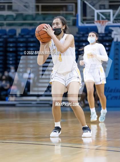 Thumbnail 2 in Sacred Hearts Academy vs Hawaii Baptist Academy (HHSAA Division 2 Championship) photogallery.