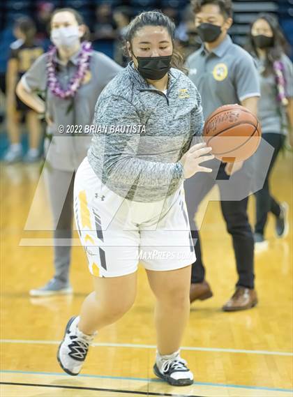 Thumbnail 3 in Sacred Hearts Academy vs Hawaii Baptist Academy (HHSAA Division 2 Championship) photogallery.