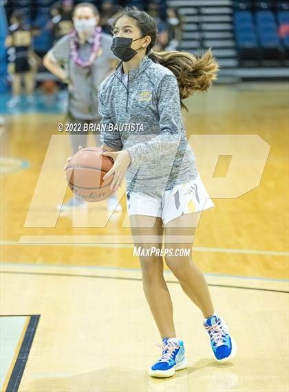 Thumbnail 3 in Sacred Hearts Academy vs Hawaii Baptist Academy (HHSAA Division 2 Championship) photogallery.