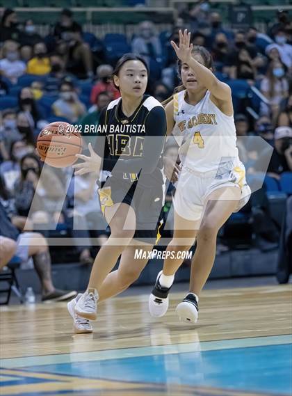 Thumbnail 1 in Sacred Hearts Academy vs Hawaii Baptist Academy (HHSAA Division 2 Championship) photogallery.