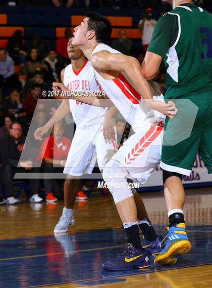 Thumbnail 2 in Chino Hills vs. Mater Dei (Tarkanian Classic) photogallery.