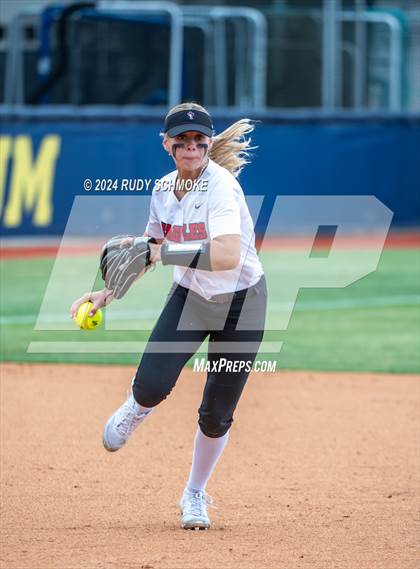 Thumbnail 2 in Santa Fe Christian vs. Coastal Academy (CIF SDS Division 4 Championship) photogallery.
