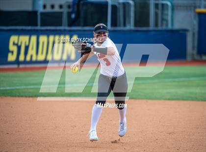 Thumbnail 3 in Santa Fe Christian vs. Coastal Academy (CIF SDS Division 4 Championship) photogallery.