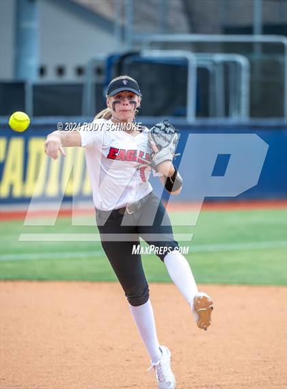 Thumbnail 3 in Santa Fe Christian vs. Coastal Academy (CIF SDS Division 4 Championship) photogallery.