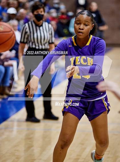 Thumbnail 2 in Oakland Tech @ Lincoln (CIF D3 NorCal Regional Final) photogallery.