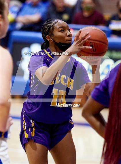 Thumbnail 2 in Oakland Tech @ Lincoln (CIF D3 NorCal Regional Final) photogallery.