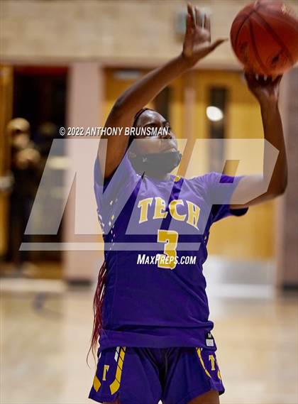 Thumbnail 3 in Oakland Tech @ Lincoln (CIF D3 NorCal Regional Final) photogallery.