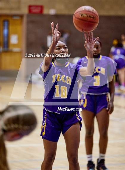 Thumbnail 2 in Oakland Tech @ Lincoln (CIF D3 NorCal Regional Final) photogallery.