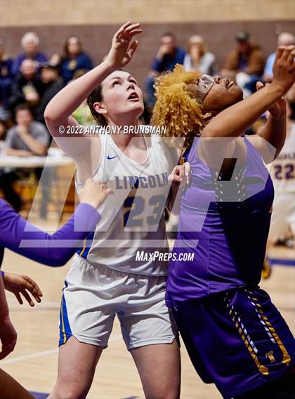 Thumbnail 3 in Oakland Tech @ Lincoln (CIF D3 NorCal Regional Final) photogallery.