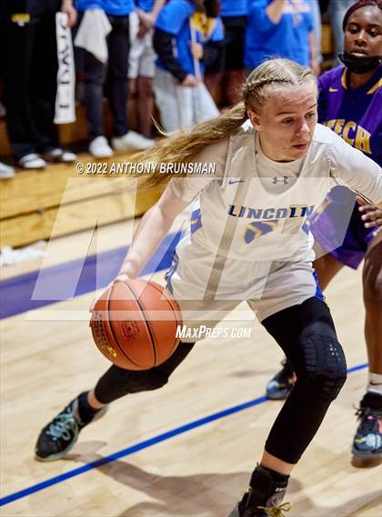 Thumbnail 2 in Oakland Tech @ Lincoln (CIF D3 NorCal Regional Final) photogallery.
