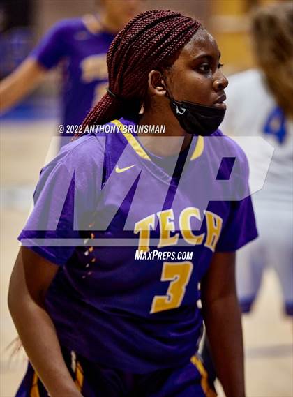Thumbnail 3 in Oakland Tech @ Lincoln (CIF D3 NorCal Regional Final) photogallery.