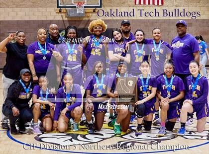 Thumbnail 2 in Oakland Tech @ Lincoln (CIF D3 NorCal Regional Final) photogallery.