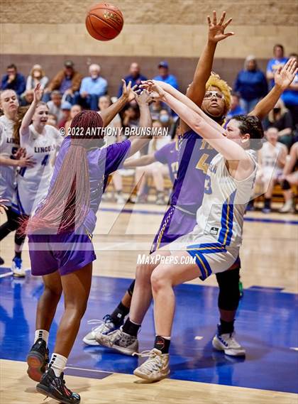 Thumbnail 2 in Oakland Tech @ Lincoln (CIF D3 NorCal Regional Final) photogallery.
