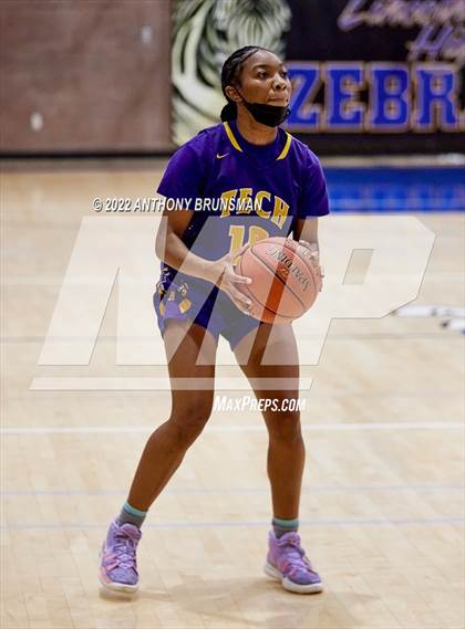 Thumbnail 1 in Oakland Tech @ Lincoln (CIF D3 NorCal Regional Final) photogallery.