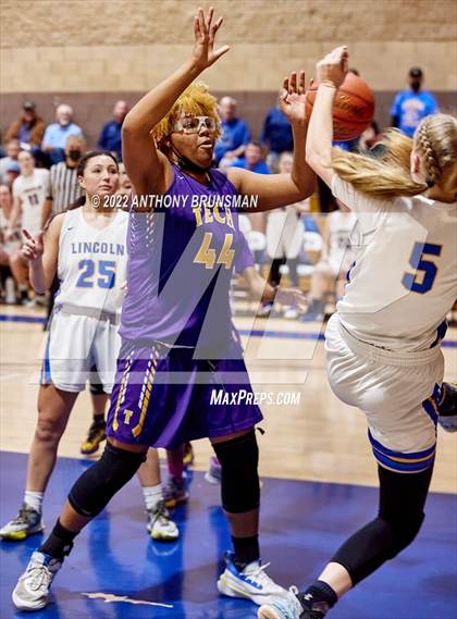 Thumbnail 3 in Oakland Tech @ Lincoln (CIF D3 NorCal Regional Final) photogallery.