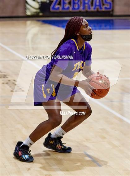 Thumbnail 2 in Oakland Tech @ Lincoln (CIF D3 NorCal Regional Final) photogallery.