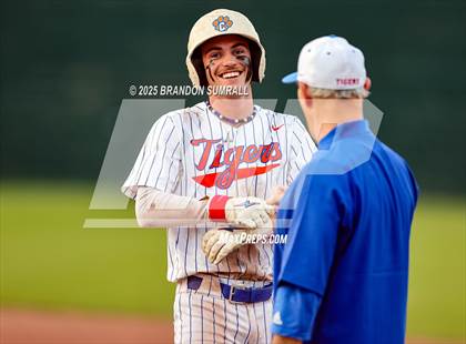 Thumbnail 1 in Chilton County vs Jemison (Chilton County Tournament Final) photogallery.