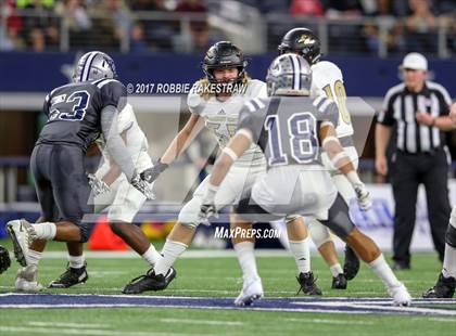 Thumbnail 1 in Pleasant Grove vs. West Orange-Stark (UIL 4A Division 2 Final) photogallery.