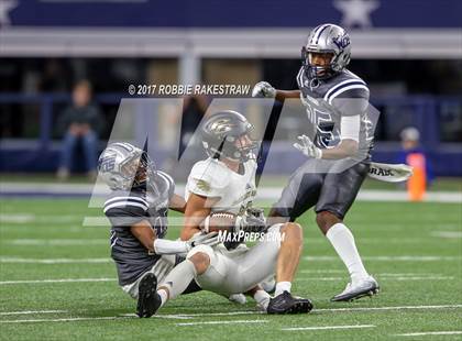 Thumbnail 1 in Pleasant Grove vs. West Orange-Stark (UIL 4A Division 2 Final) photogallery.