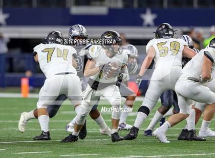 Thumbnail 2 in Pleasant Grove vs. West Orange-Stark (UIL 4A Division 2 Final) photogallery.