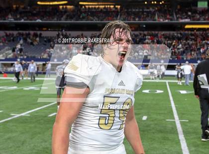 Thumbnail 2 in Pleasant Grove vs. West Orange-Stark (UIL 4A Division 2 Final) photogallery.
