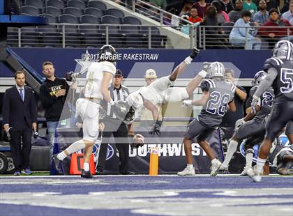 Thumbnail 3 in Pleasant Grove vs. West Orange-Stark (UIL 4A Division 2 Final) photogallery.