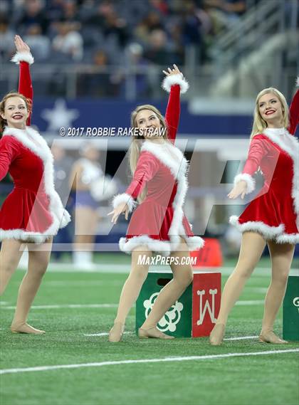 Thumbnail 3 in Pleasant Grove vs. West Orange-Stark (UIL 4A Division 2 Final) photogallery.