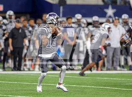 Thumbnail 2 in Pleasant Grove vs. West Orange-Stark (UIL 4A Division 2 Final) photogallery.