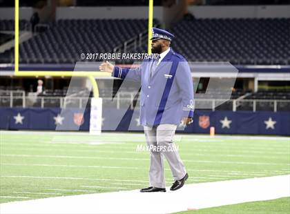 Thumbnail 3 in Pleasant Grove vs. West Orange-Stark (UIL 4A Division 2 Final) photogallery.