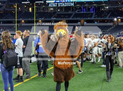 Thumbnail 1 in Pleasant Grove vs. West Orange-Stark (UIL 4A Division 2 Final) photogallery.